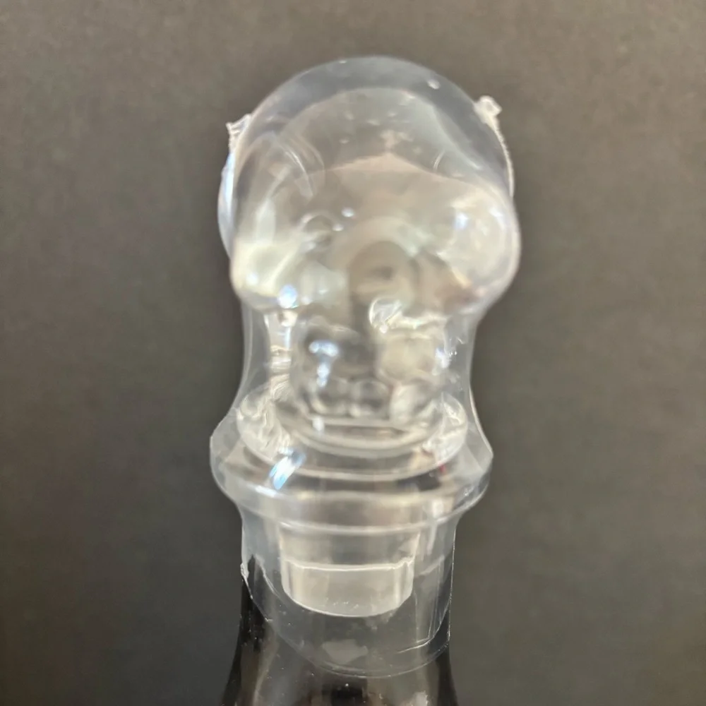 Skull Whiskey Decanter w/ A Skull Stopper &Smoked Grey Glass Bulbous 9.5” NEW